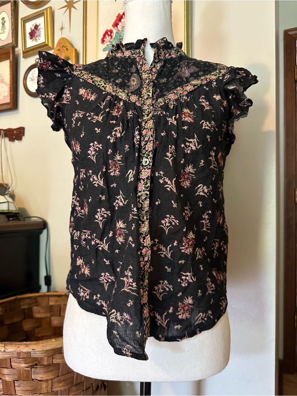 Rebecca Taylor La vie black floral blouse with ruffle collar and button front